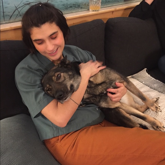 Meet your Posher, Anna - Picture 2 of 2